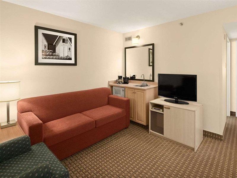 Country Inn & Suites Dartmouth Extérieur photo