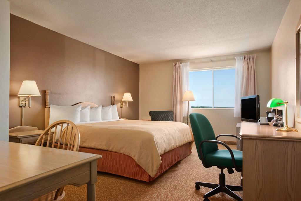 Country Inn & Suites Dartmouth Extérieur photo