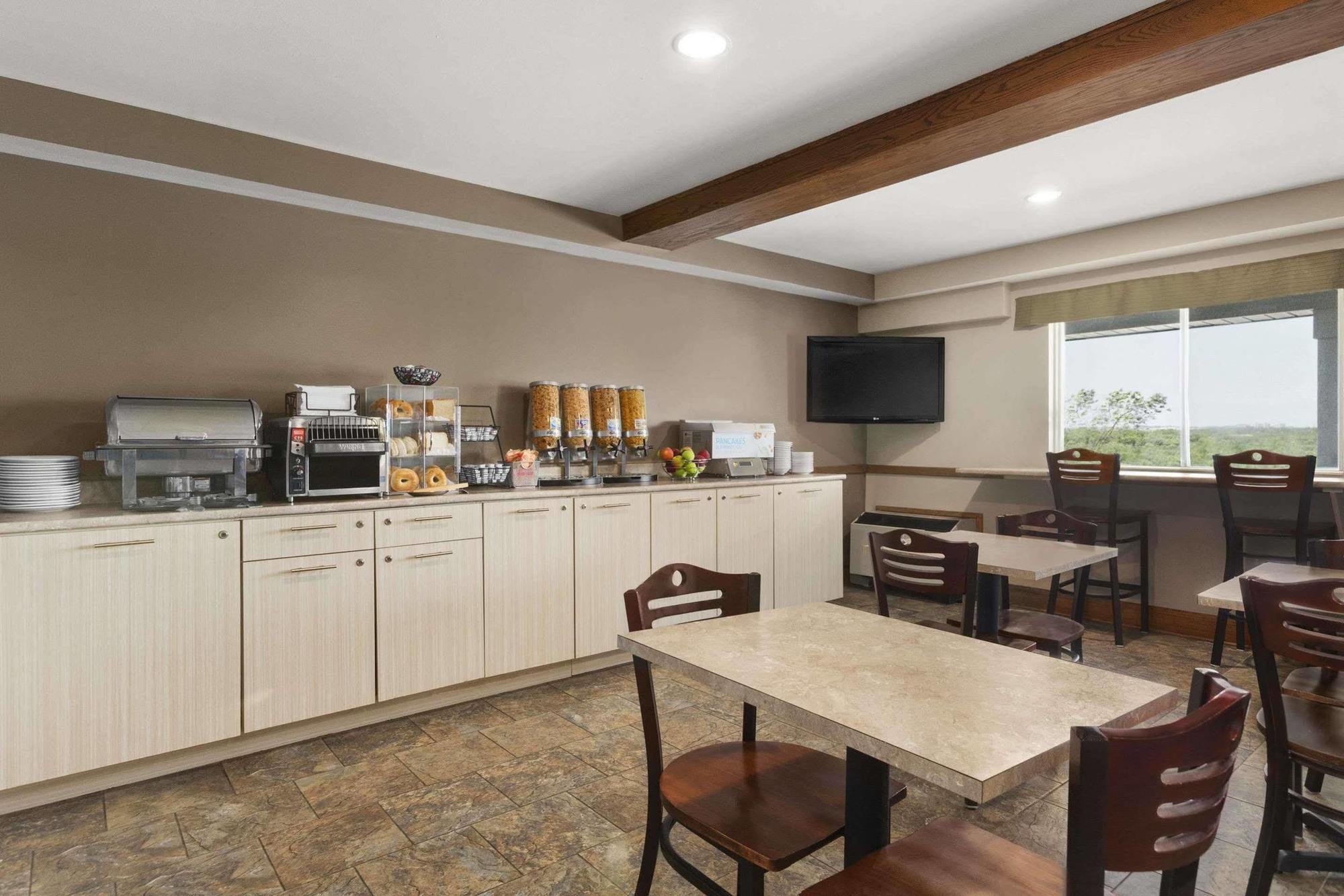 Country Inn & Suites Dartmouth Extérieur photo