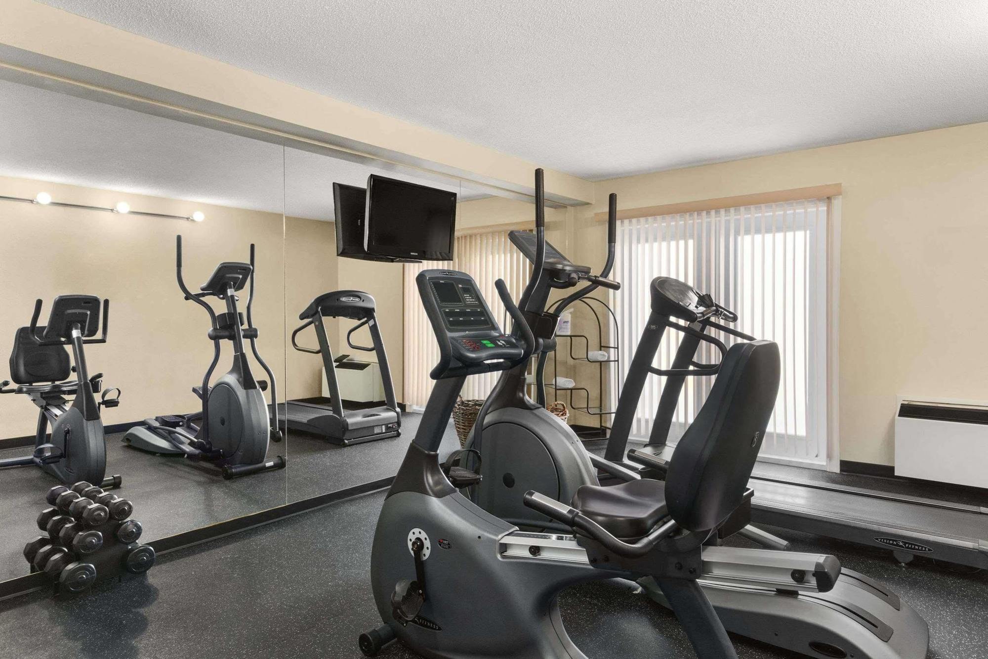 Country Inn & Suites Dartmouth Extérieur photo